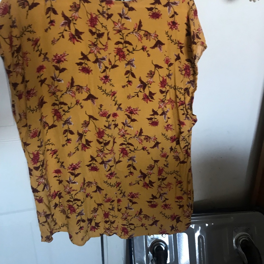Mustard yellow high-low flower top